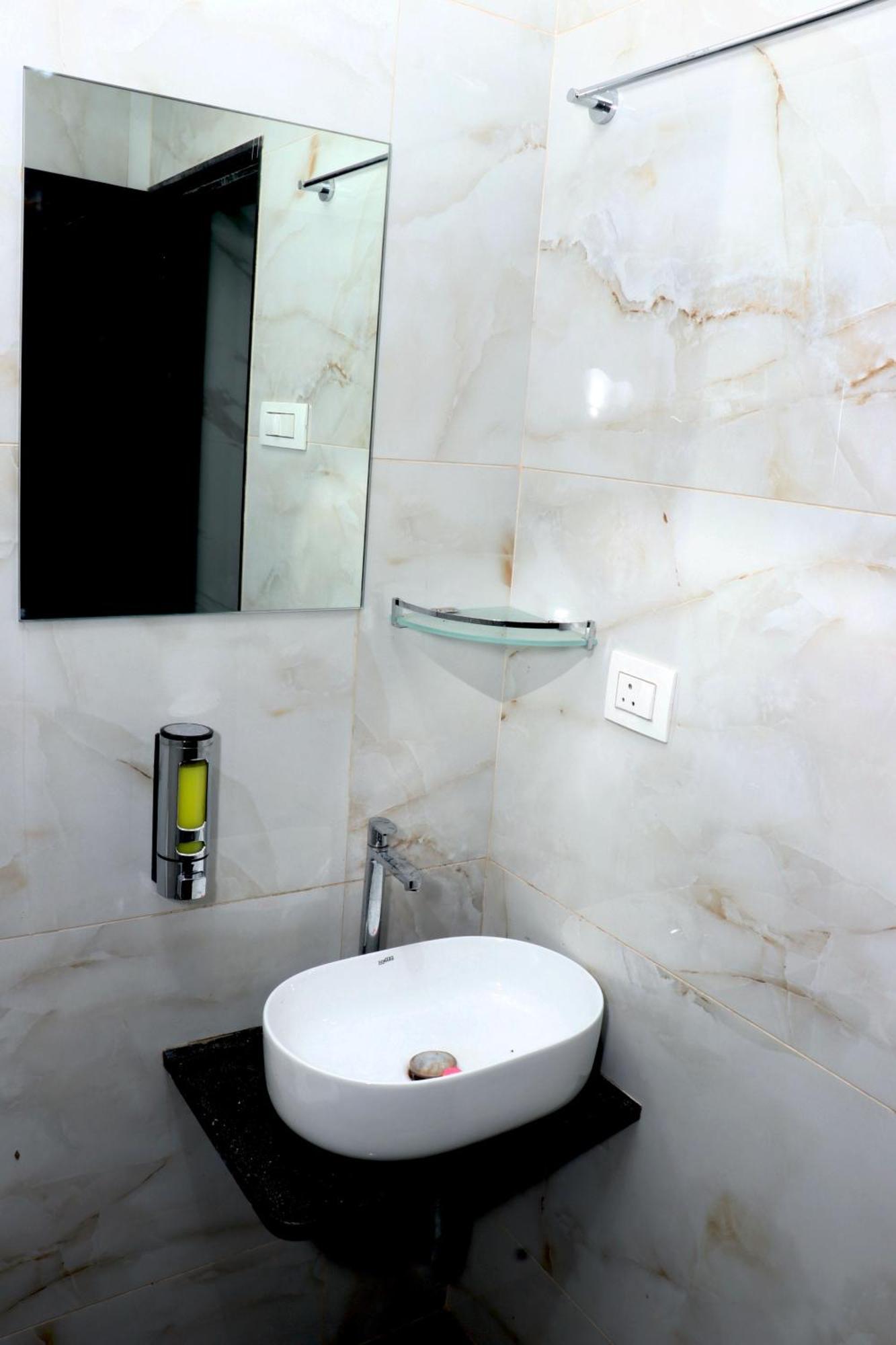 Hotel Comfy Inn Mumbai Exterior foto